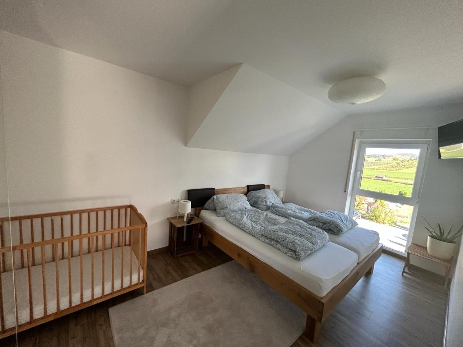 3 Zimmer Neubauwohnung In Der Schwaebischen Toskana 勒文施泰因 外观 照片